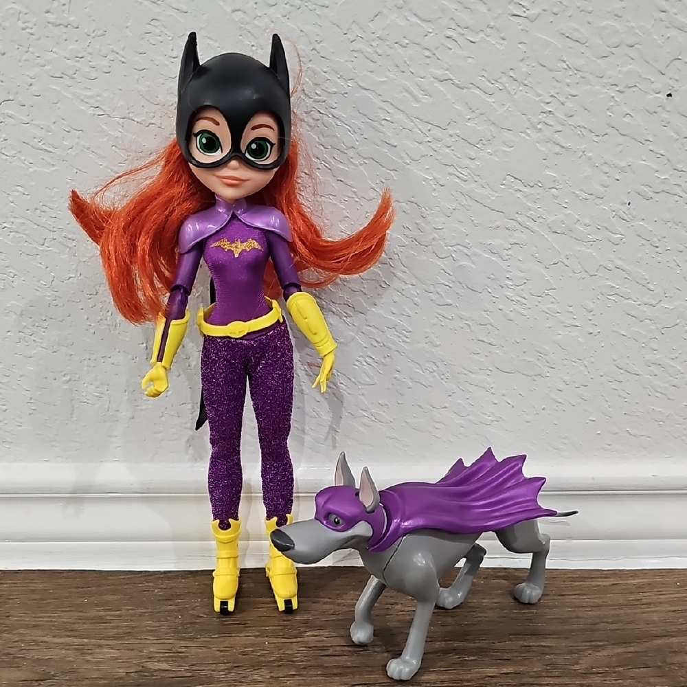 DC Superhero Girls Batgirl And Ace The Bat-Hound